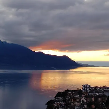 Panoramic View, Swiss Authenticity 1-9 Guests شقة مونترو