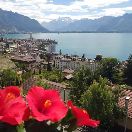 Panoramic View, Swiss Authenticity 1-9 Guests شقة مونترو